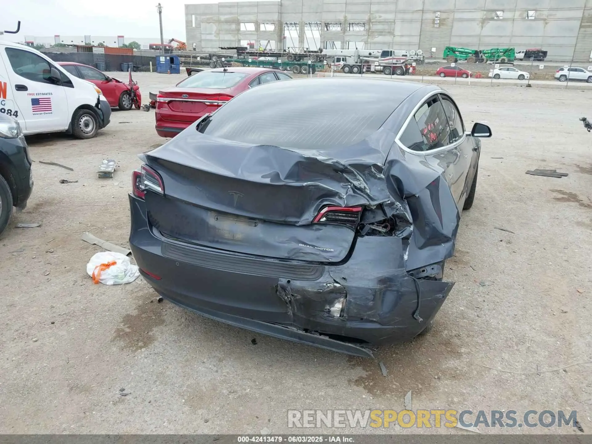 4 Photograph of a damaged car 5YJ3E1EB5KF437575 TESLA MODEL 3 2019