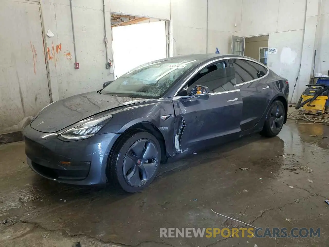 1 Photograph of a damaged car 5YJ3E1EB5KF453064 TESLA MODEL 3 2019