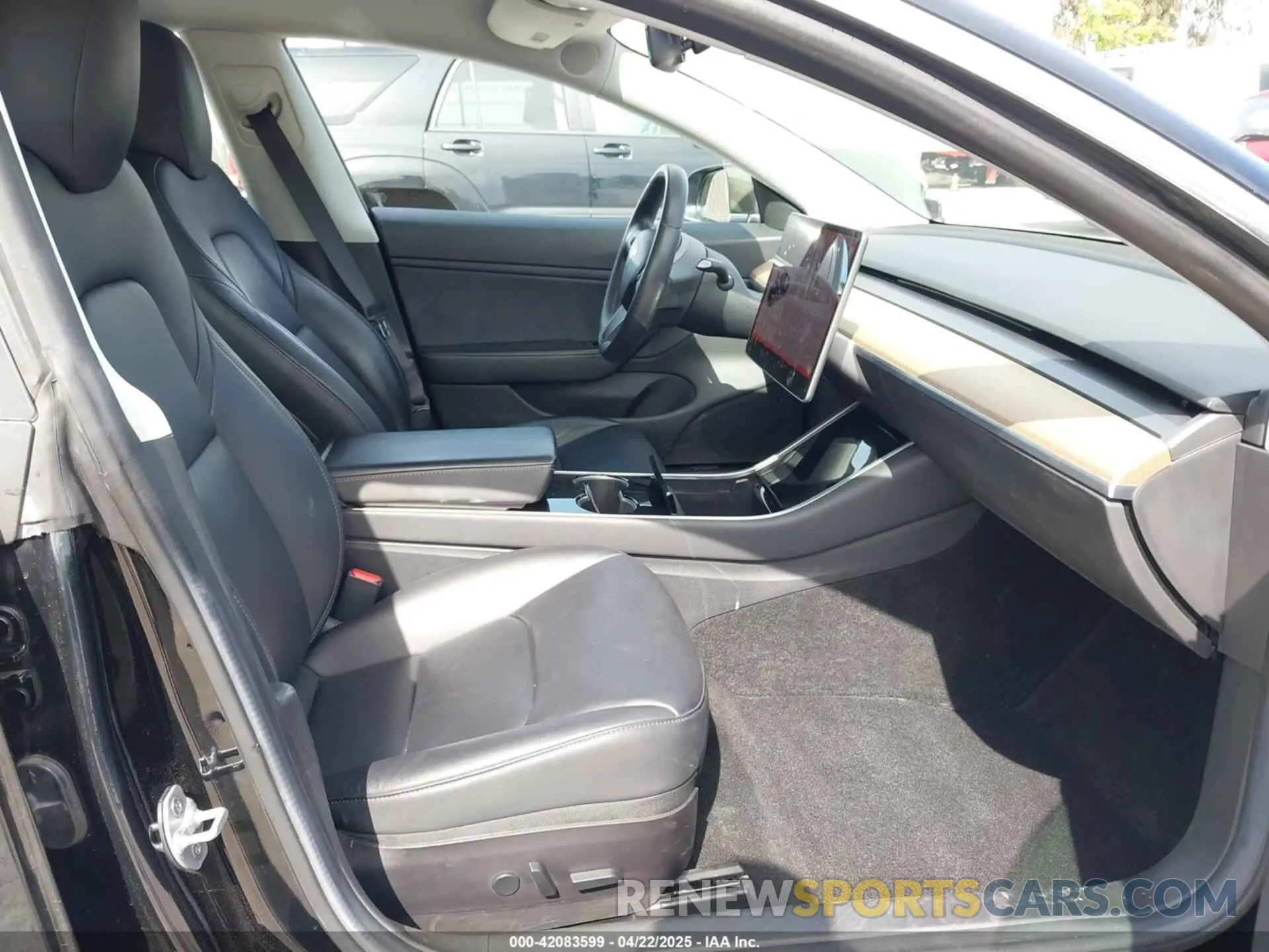 5 Photograph of a damaged car 5YJ3E1EB5KF453422 TESLA MODEL 3 2019