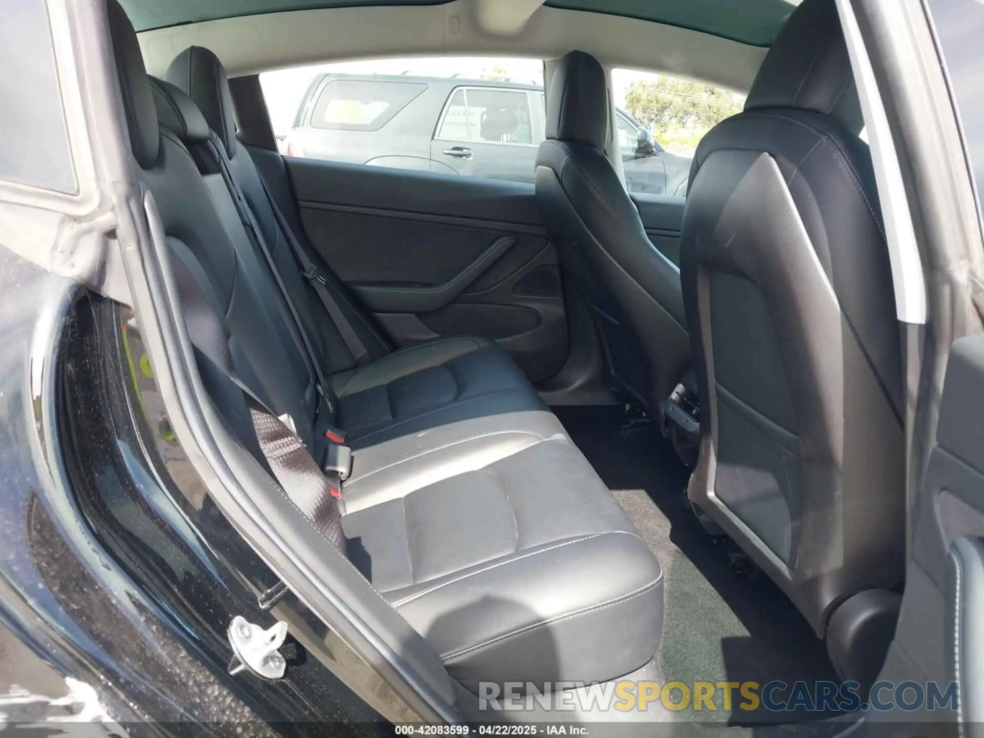 8 Photograph of a damaged car 5YJ3E1EB5KF453422 TESLA MODEL 3 2019