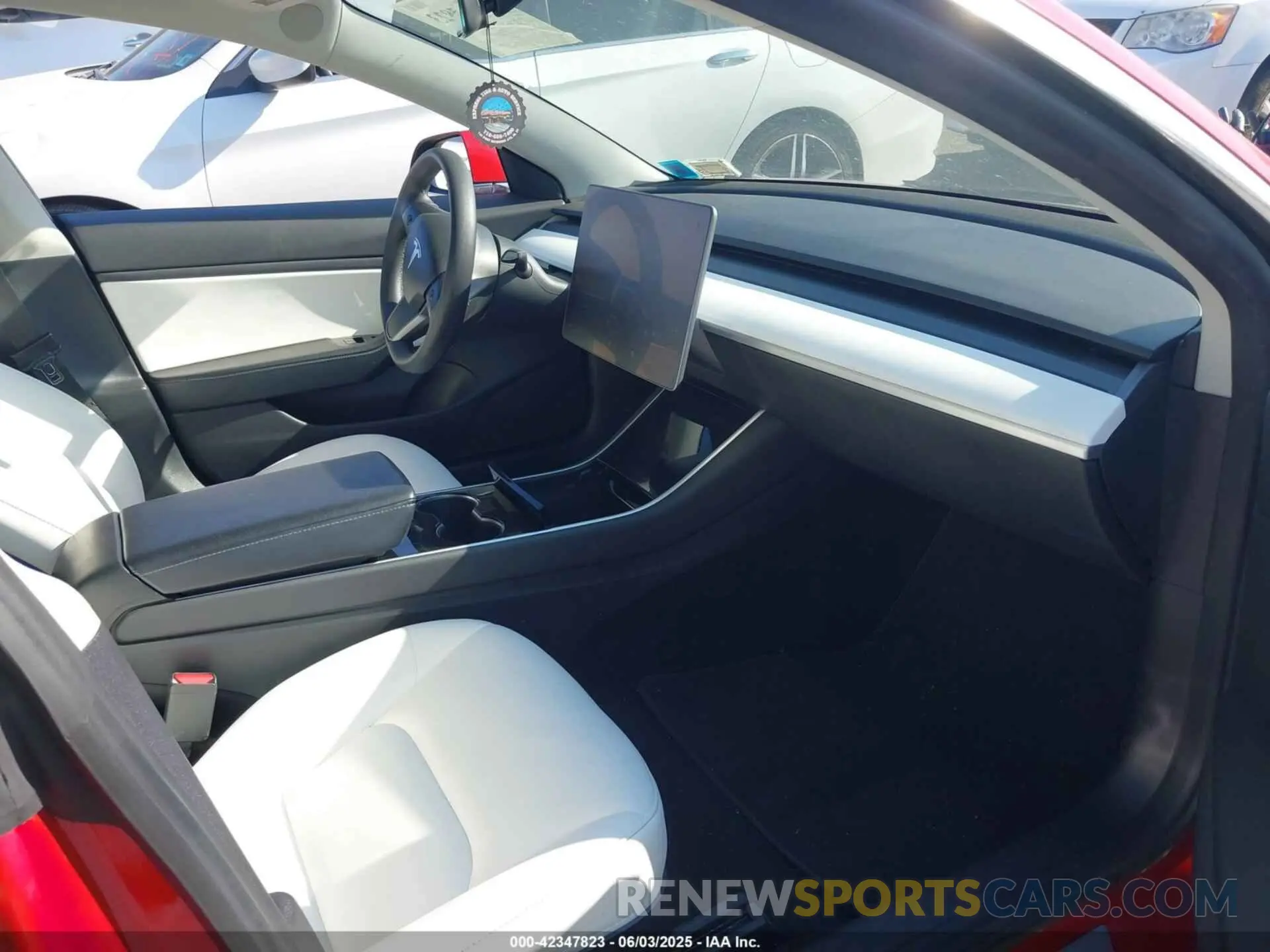 5 Photograph of a damaged car 5YJ3E1EB5KF454456 TESLA MODEL 3 2019