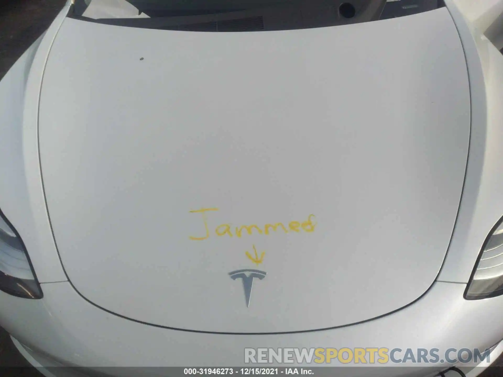 10 Photograph of a damaged car 5YJ3E1EB5KF493984 TESLA MODEL 3 2019