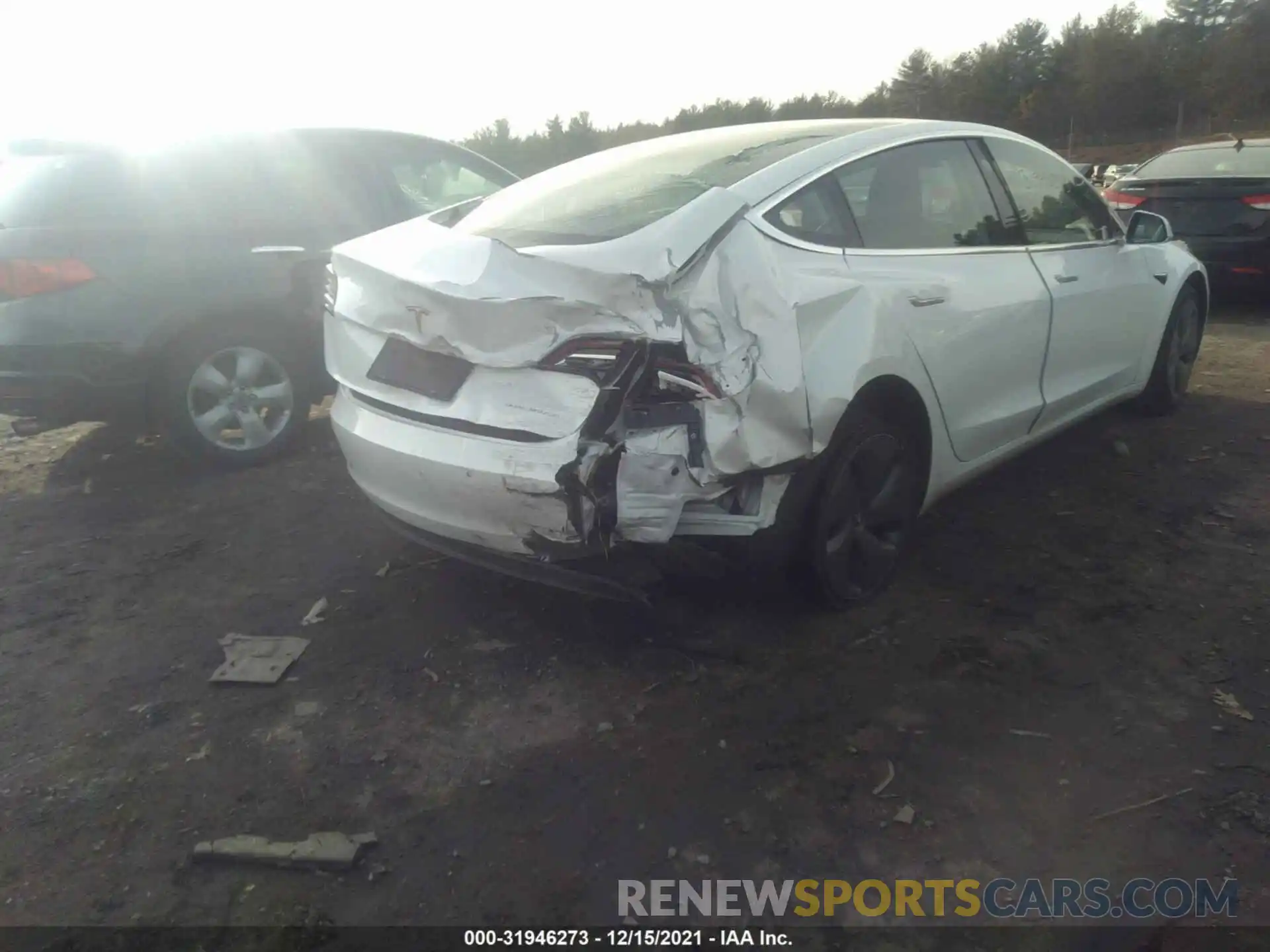 4 Photograph of a damaged car 5YJ3E1EB5KF493984 TESLA MODEL 3 2019