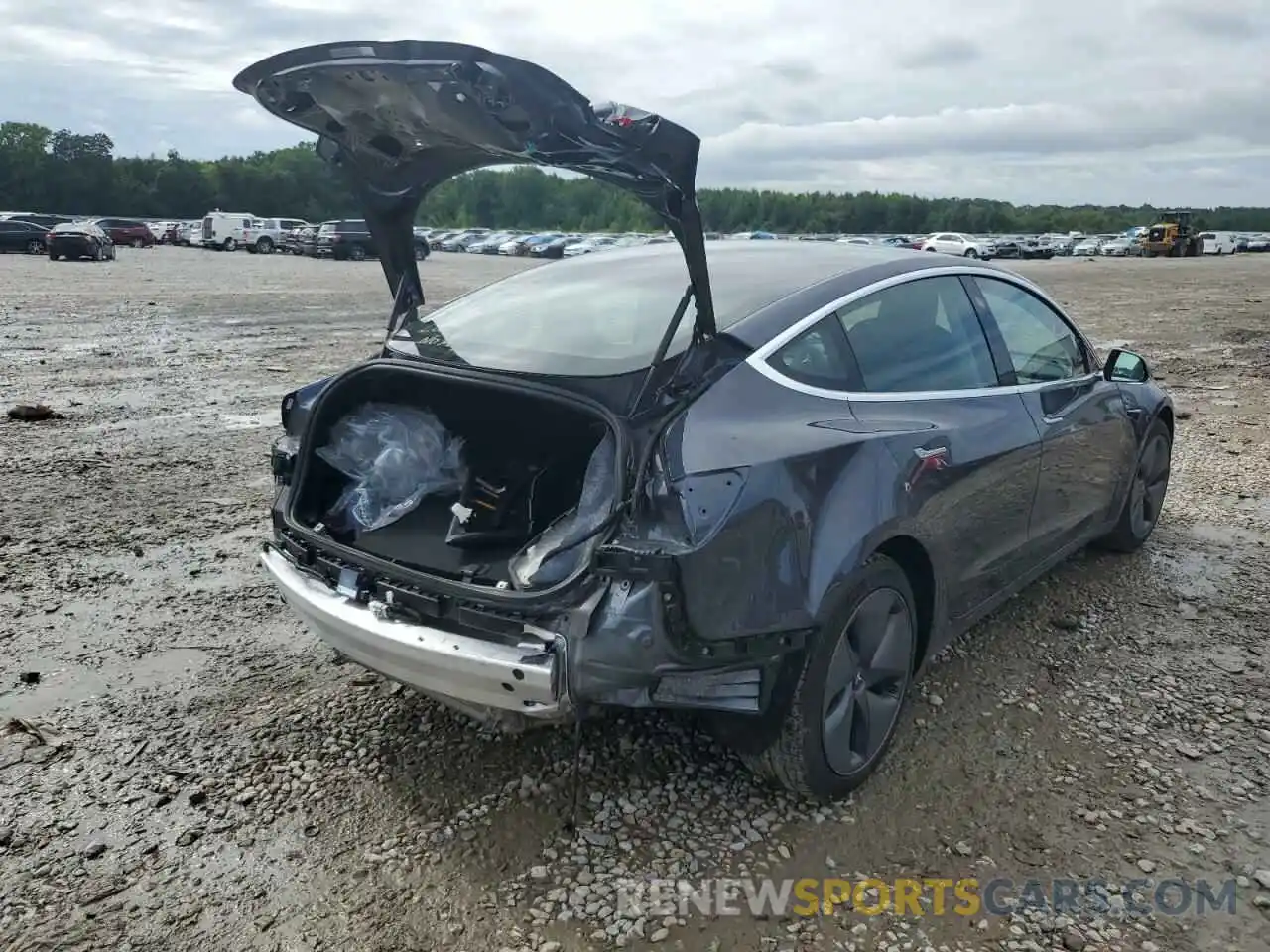 4 Photograph of a damaged car 5YJ3E1EB5KF510282 TESLA MODEL 3 2019