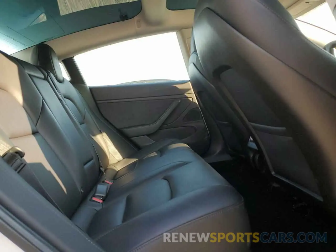 10 Photograph of a damaged car 5YJ3E1EB5KF511769 TESLA MODEL 3 2019