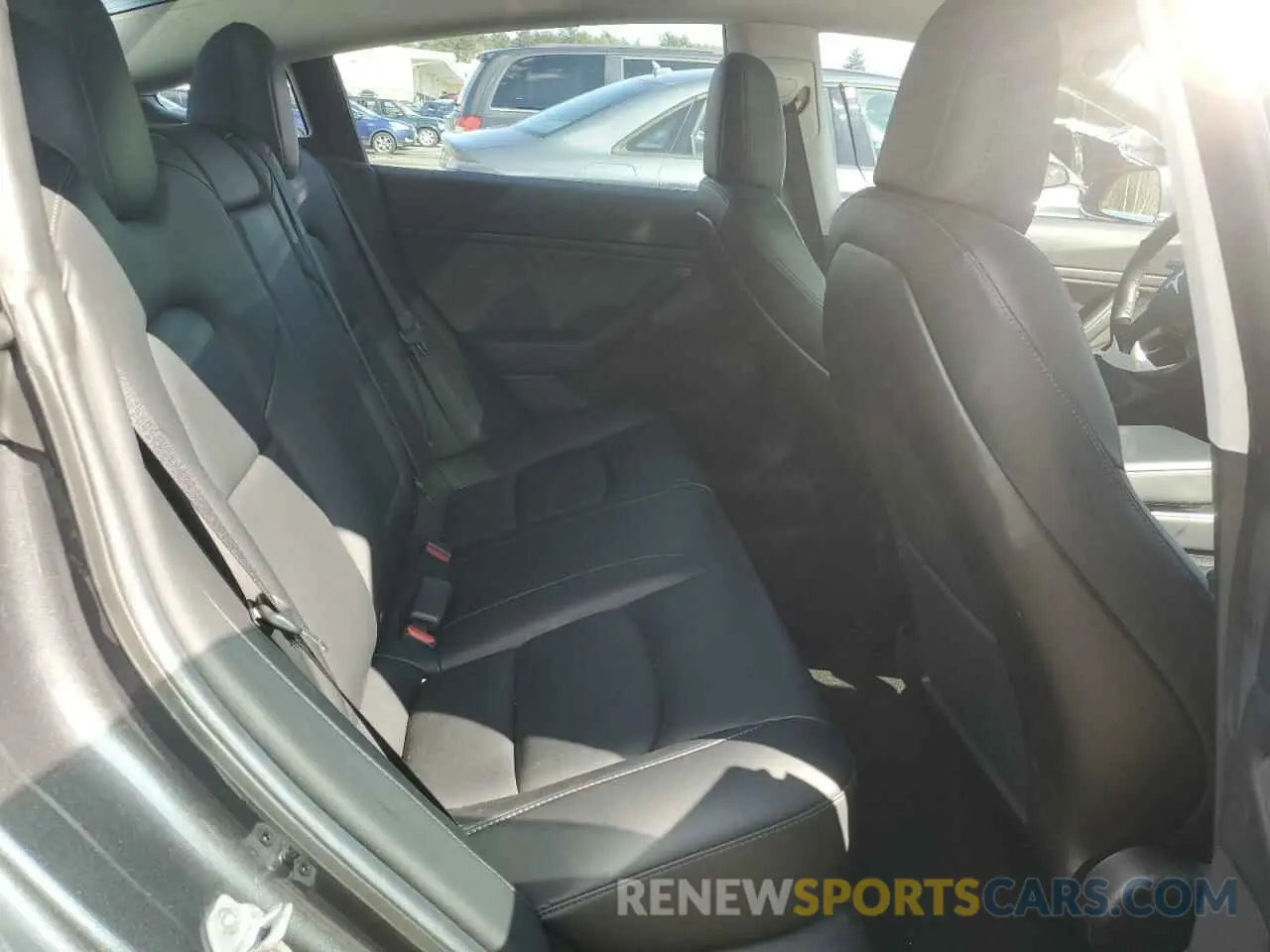 10 Photograph of a damaged car 5YJ3E1EB5KF520780 TESLA MODEL 3 2019