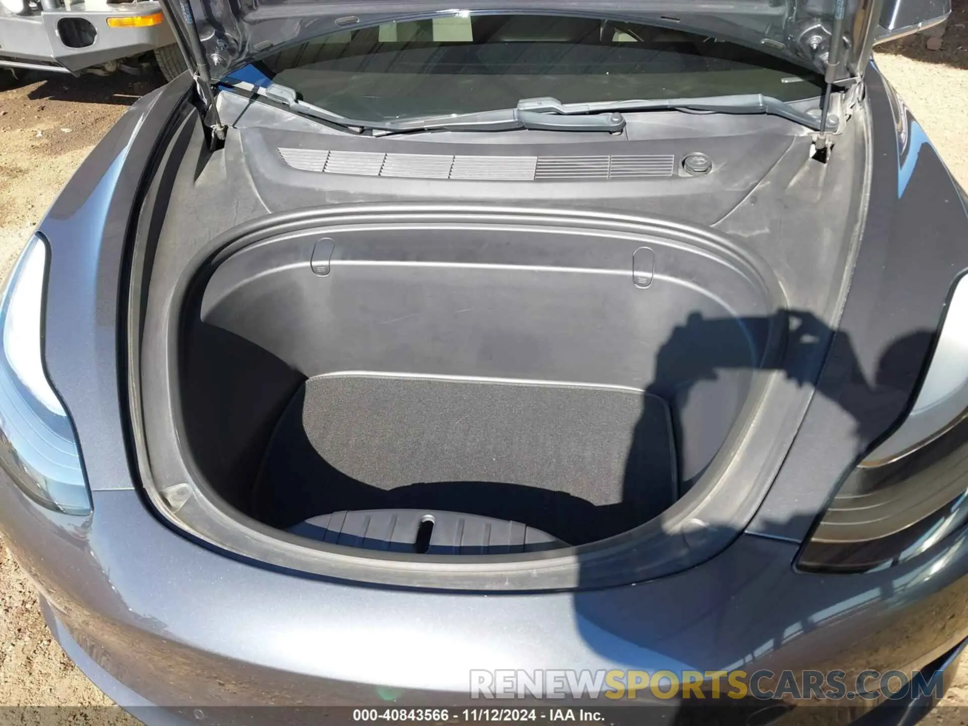 10 Photograph of a damaged car 5YJ3E1EB6KF192379 TESLA MODEL 3 2019