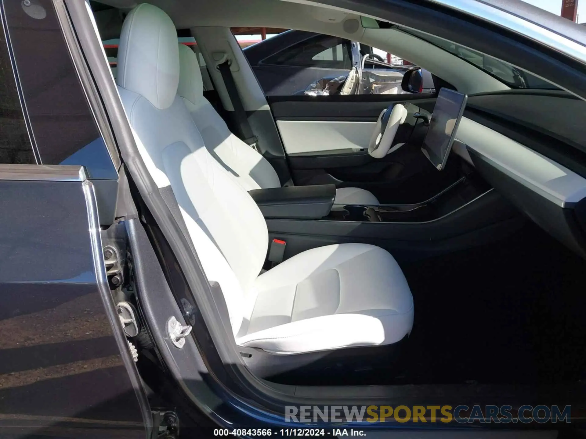 5 Photograph of a damaged car 5YJ3E1EB6KF192379 TESLA MODEL 3 2019