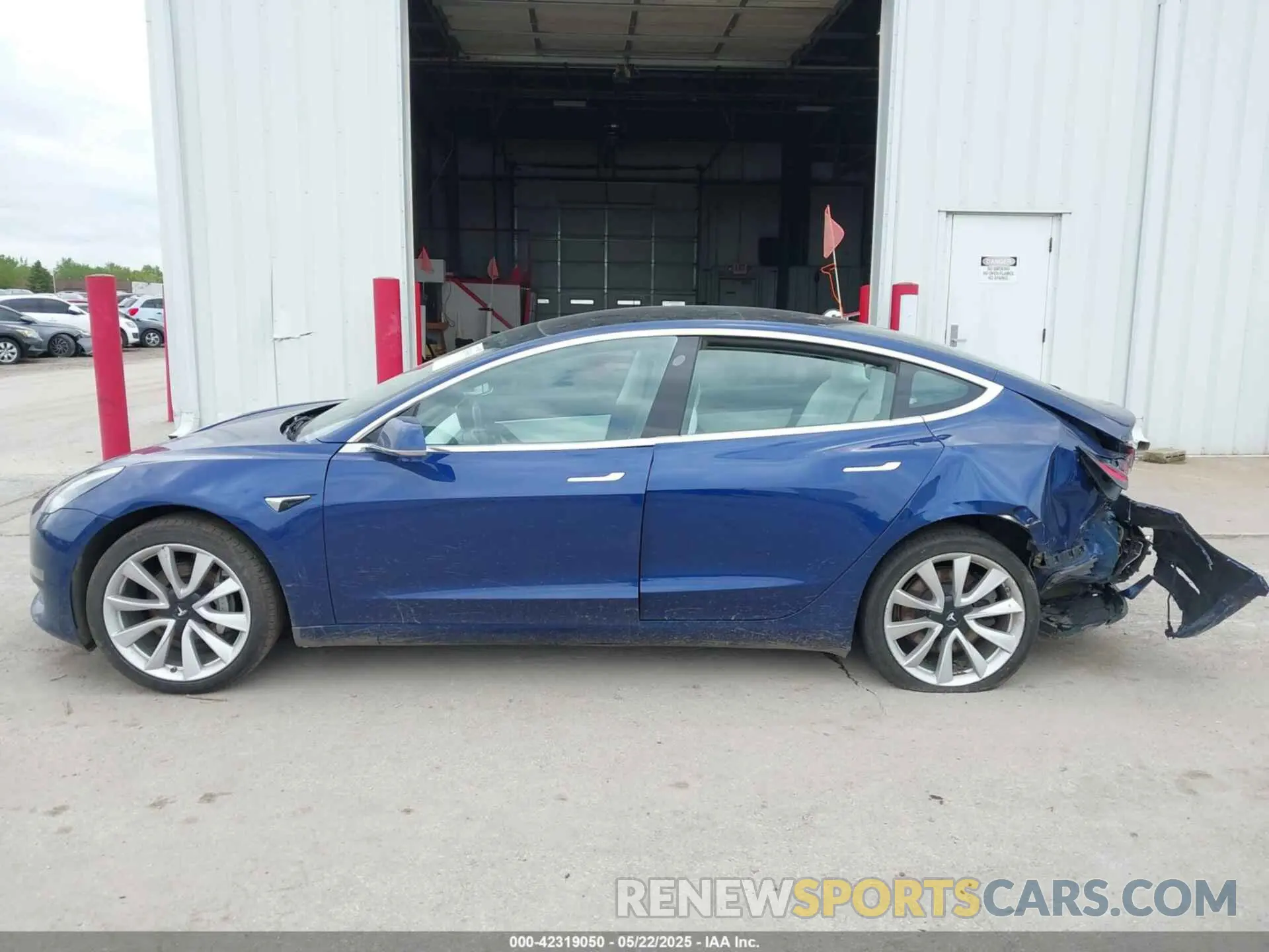 14 Photograph of a damaged car 5YJ3E1EB6KF195475 TESLA MODEL 3 2019