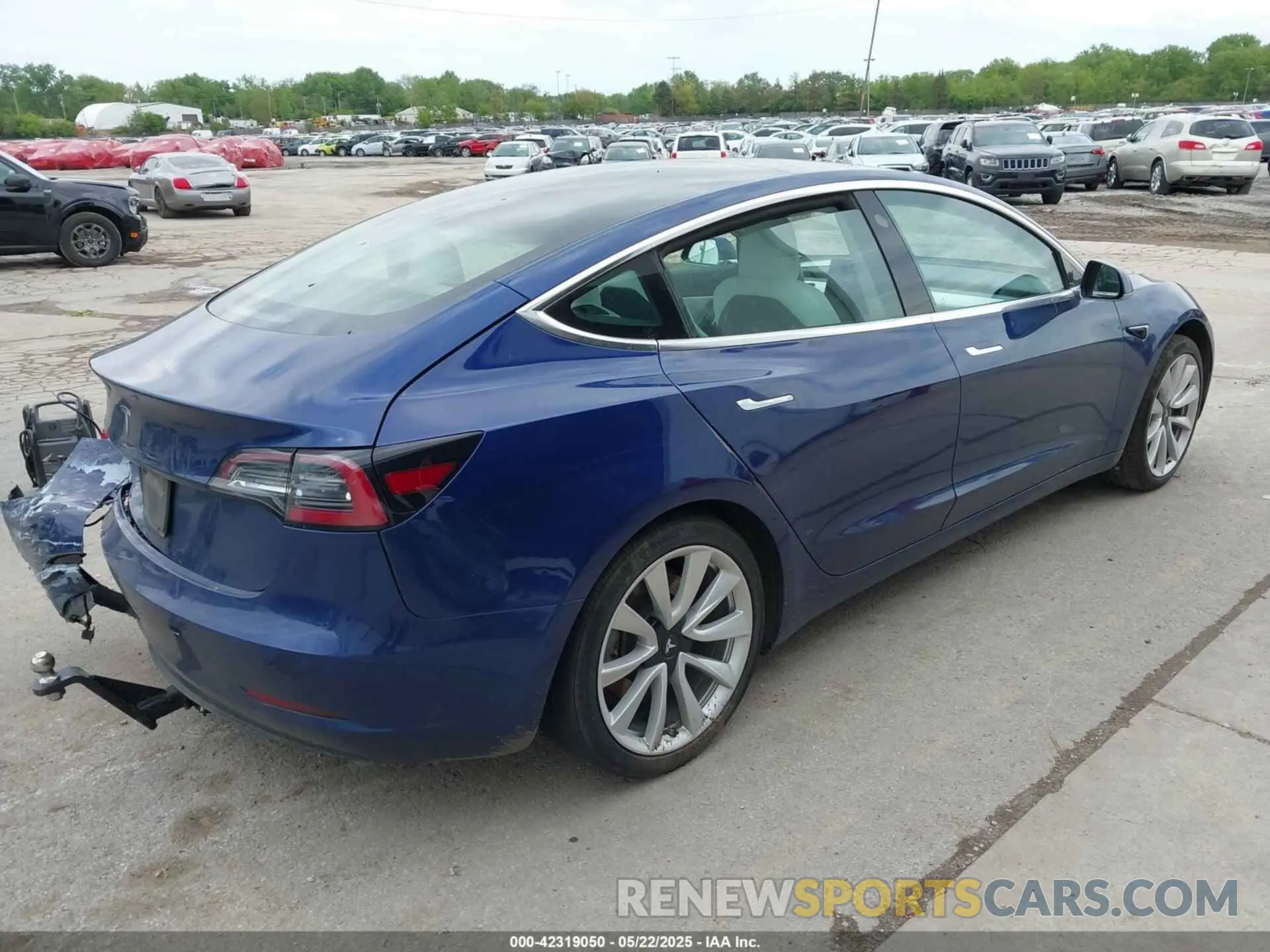 4 Photograph of a damaged car 5YJ3E1EB6KF195475 TESLA MODEL 3 2019