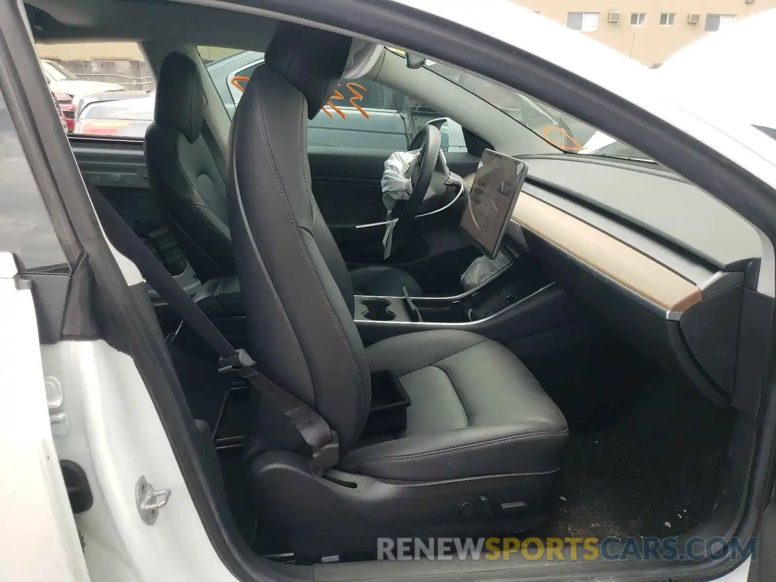 5 Photograph of a damaged car 5YJ3E1EB6KF365639 TESLA MODEL 3 2019