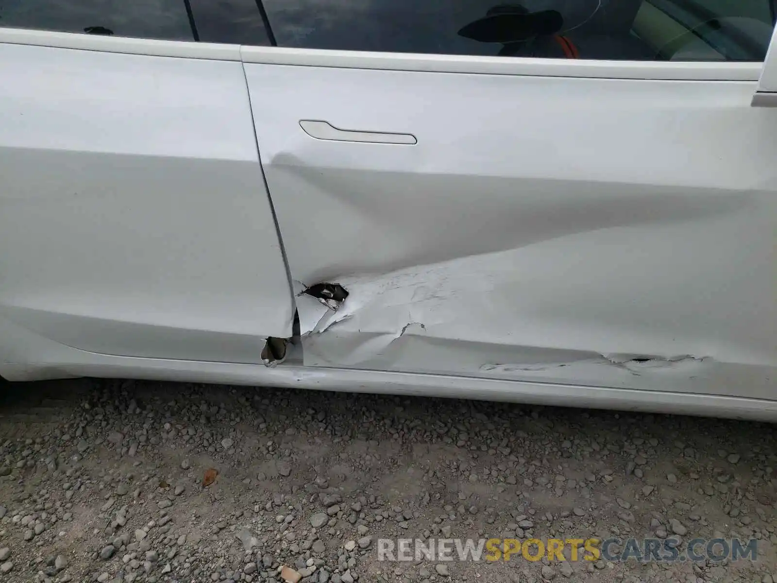 9 Photograph of a damaged car 5YJ3E1EB6KF365639 TESLA MODEL 3 2019