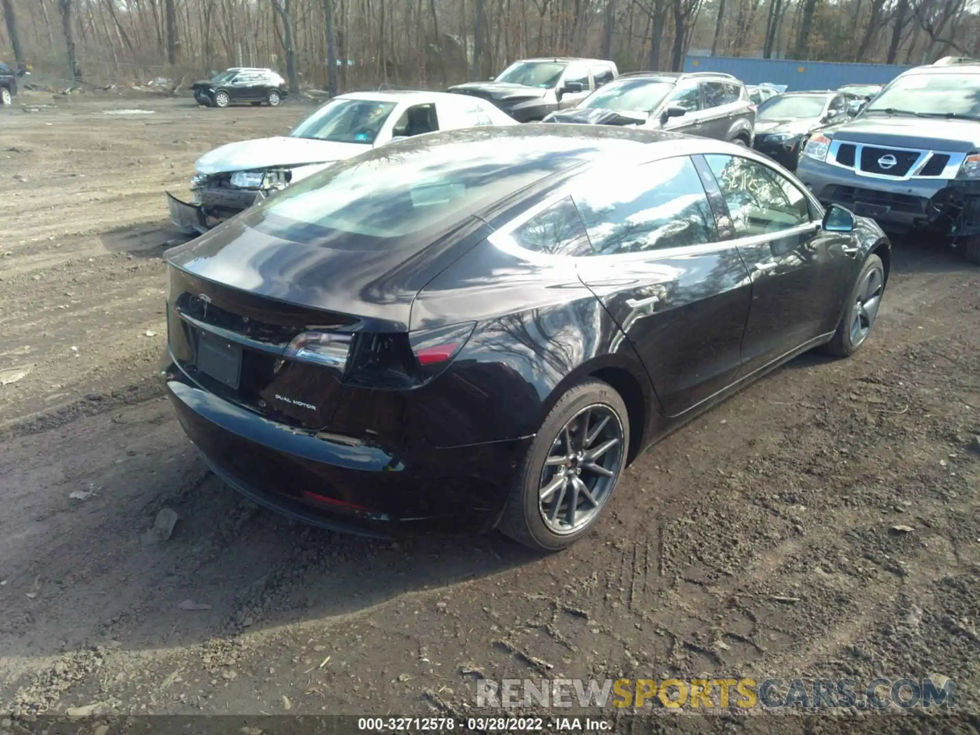 4 Photograph of a damaged car 5YJ3E1EB6KF384336 TESLA MODEL 3 2019