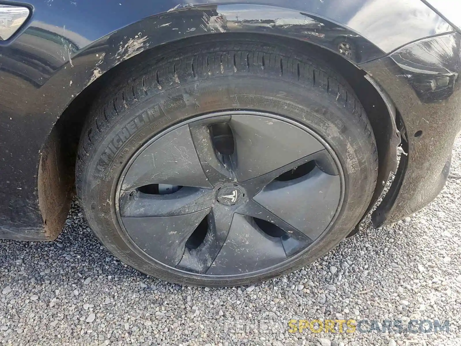 10 Photograph of a damaged car 5YJ3E1EB6KF384496 TESLA MODEL 3 2019