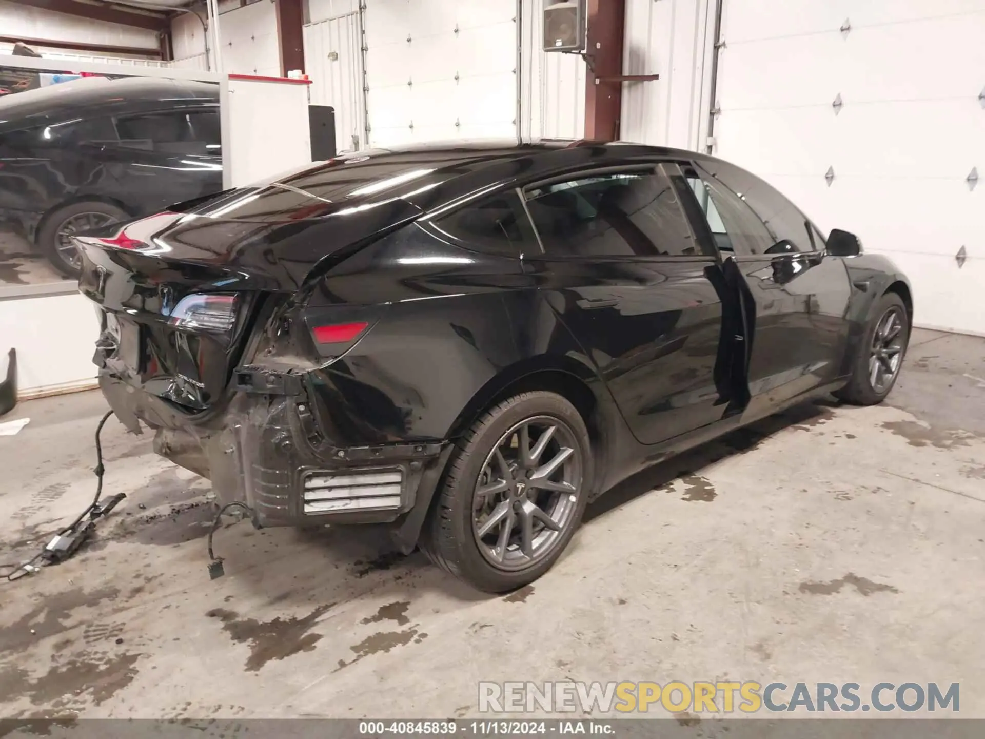 4 Photograph of a damaged car 5YJ3E1EB6KF384952 TESLA MODEL 3 2019
