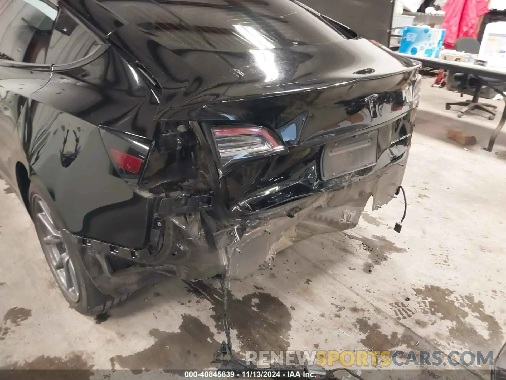 6 Photograph of a damaged car 5YJ3E1EB6KF384952 TESLA MODEL 3 2019