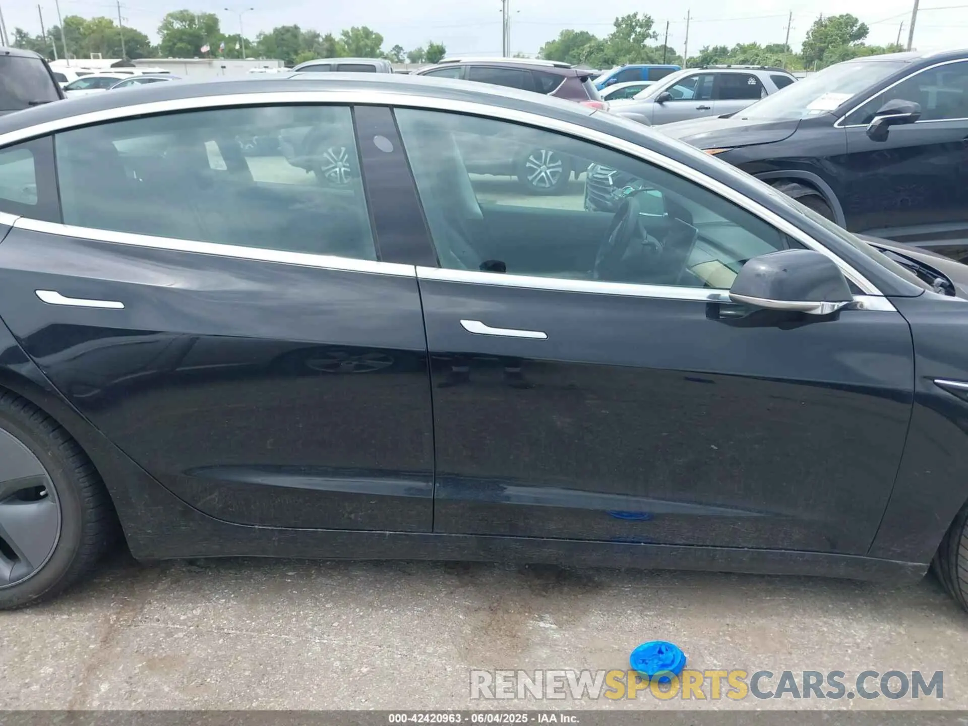 12 Photograph of a damaged car 5YJ3E1EB6KF385342 TESLA MODEL 3 2019