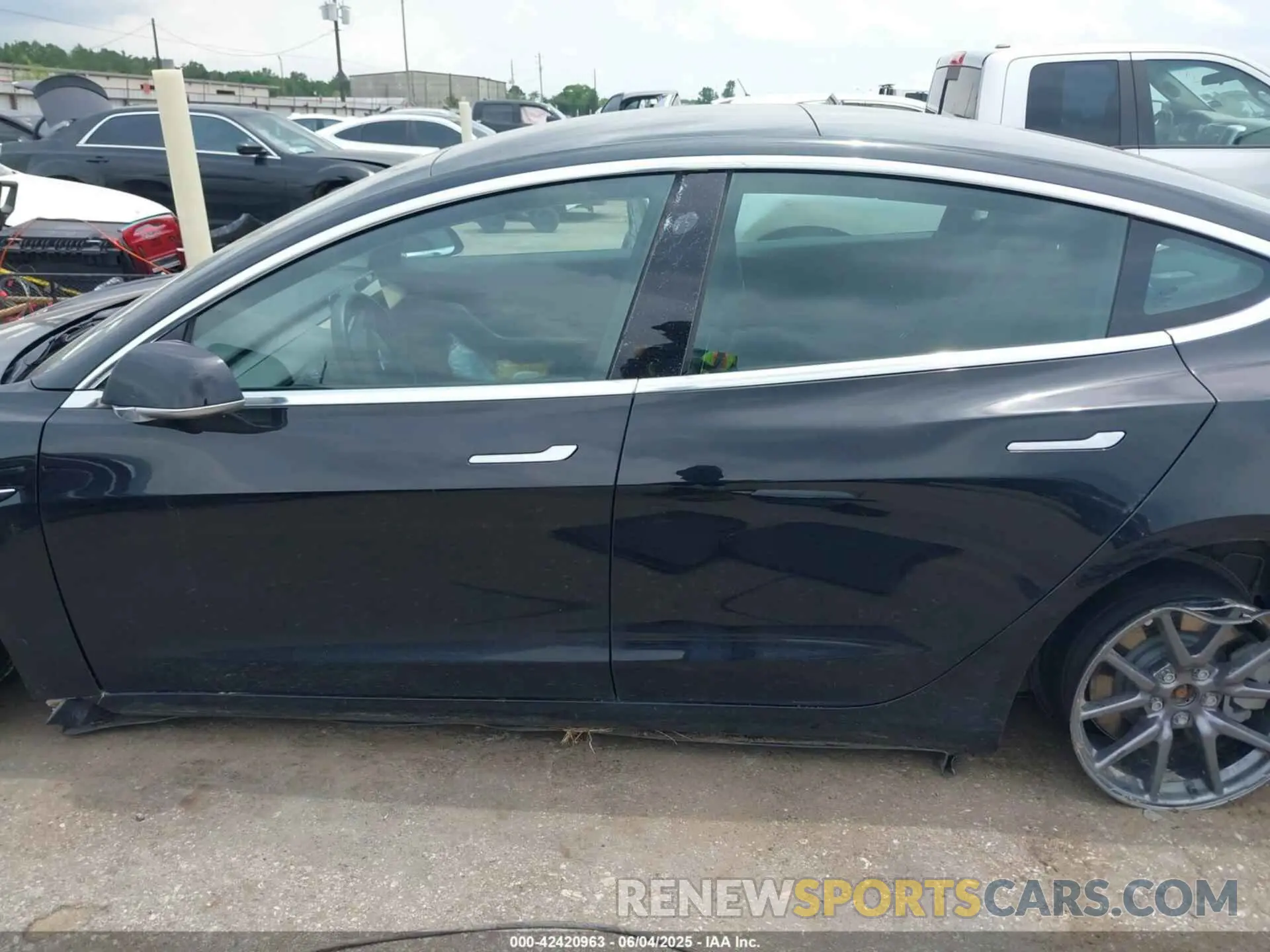 13 Photograph of a damaged car 5YJ3E1EB6KF385342 TESLA MODEL 3 2019