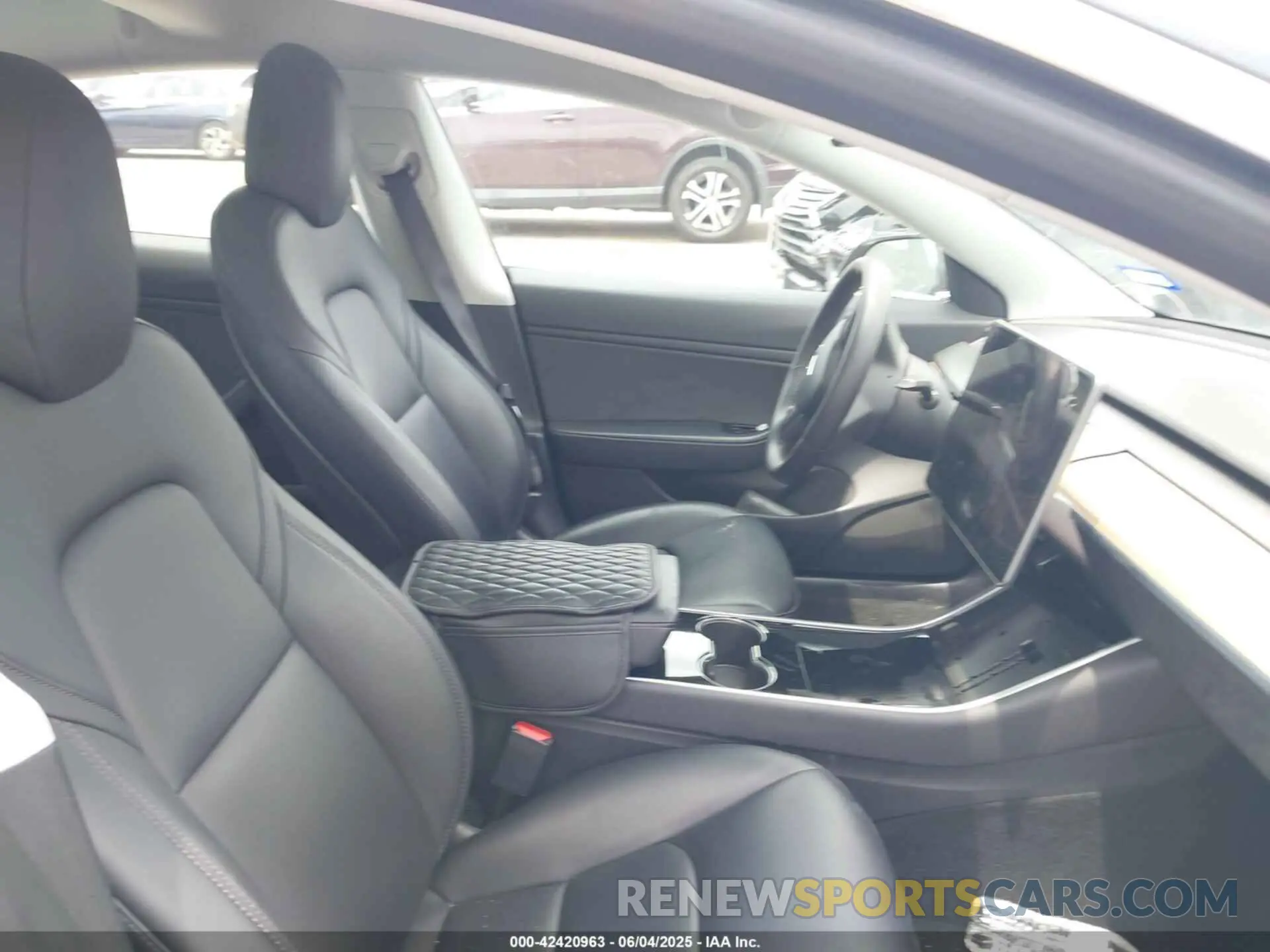 5 Photograph of a damaged car 5YJ3E1EB6KF385342 TESLA MODEL 3 2019