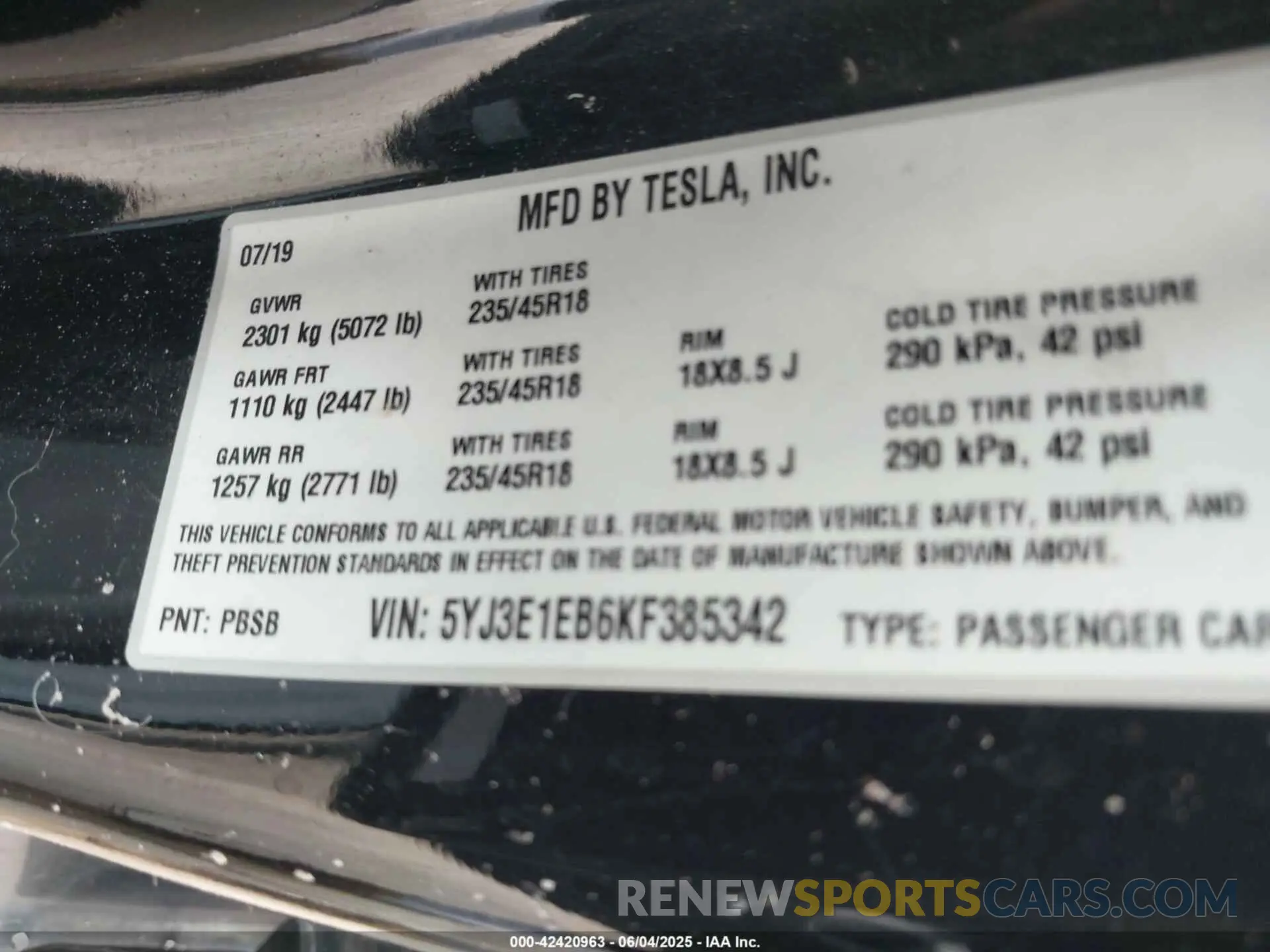 9 Photograph of a damaged car 5YJ3E1EB6KF385342 TESLA MODEL 3 2019