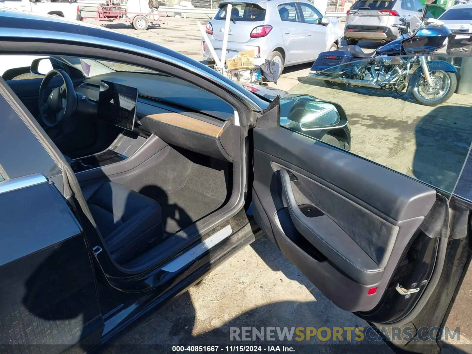 5 Photograph of a damaged car 5YJ3E1EB6KF385566 TESLA MODEL 3 2019