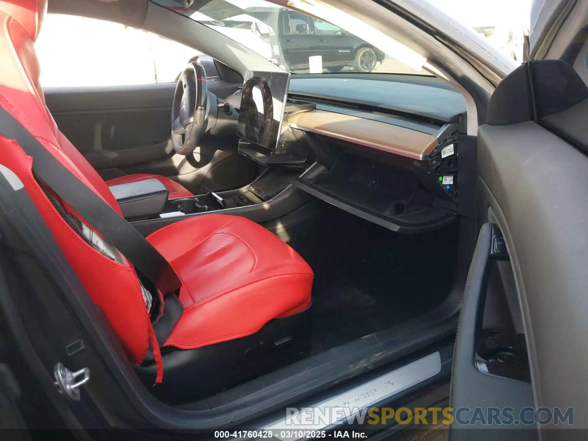 5 Photograph of a damaged car 5YJ3E1EB6KF413320 TESLA MODEL 3 2019