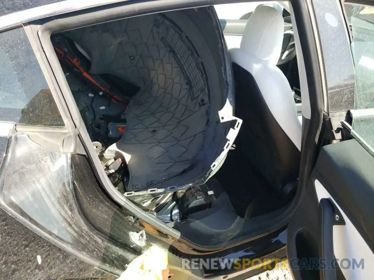 6 Photograph of a damaged car 5YJ3E1EB6KF437150 TESLA MODEL 3 2019