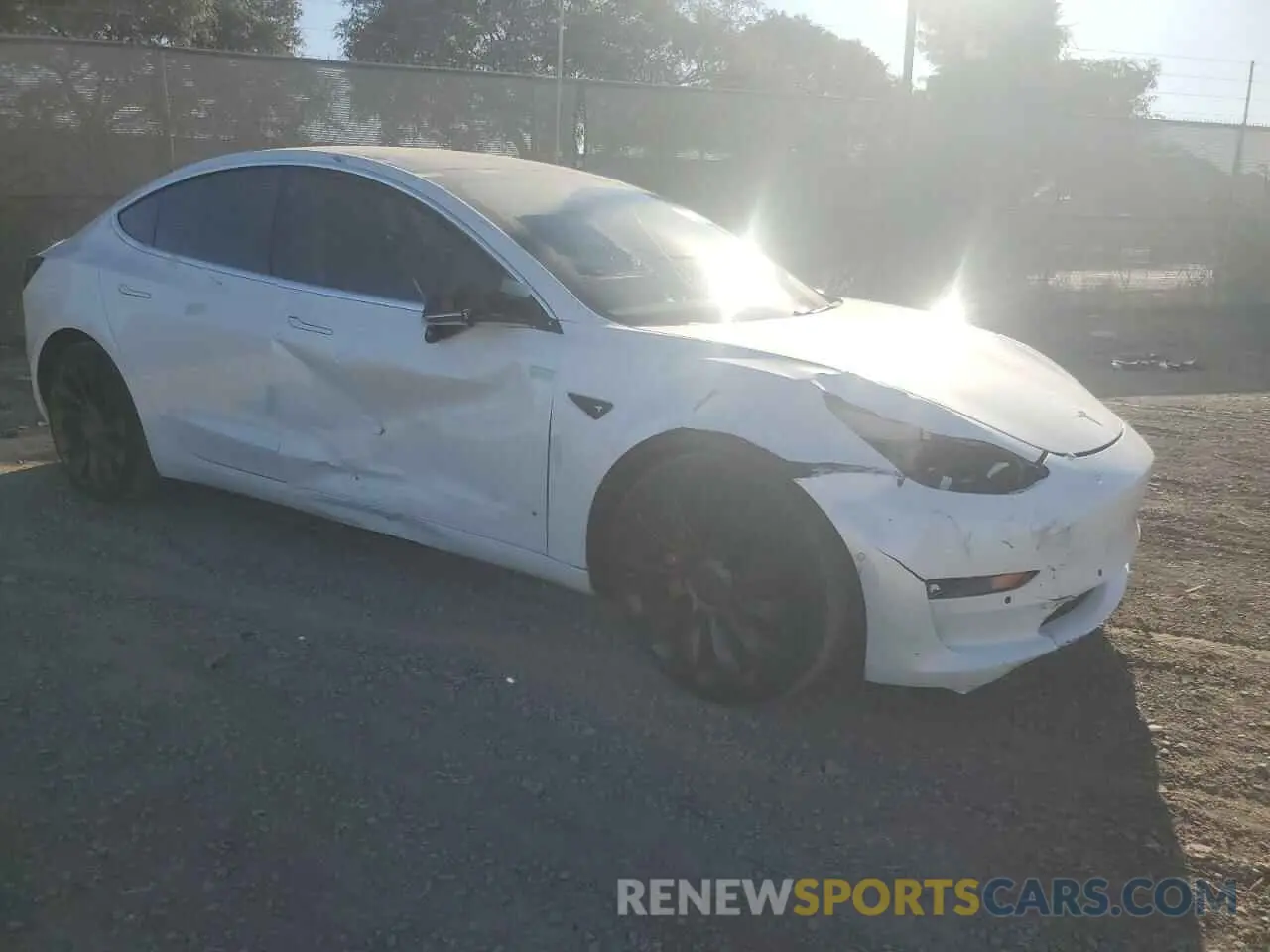 4 Photograph of a damaged car 5YJ3E1EB6KF487143 TESLA MODEL 3 2019