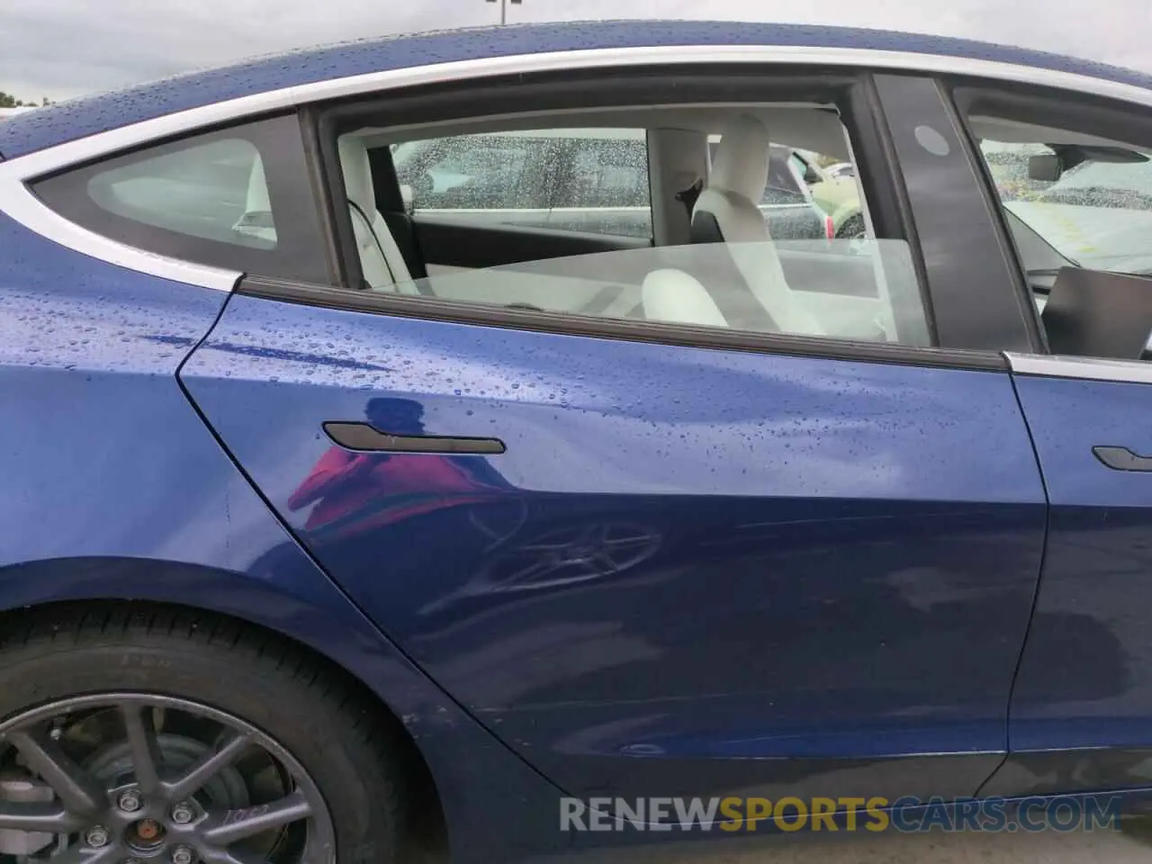 10 Photograph of a damaged car 5YJ3E1EB6KF512946 TESLA MODEL 3 2019
