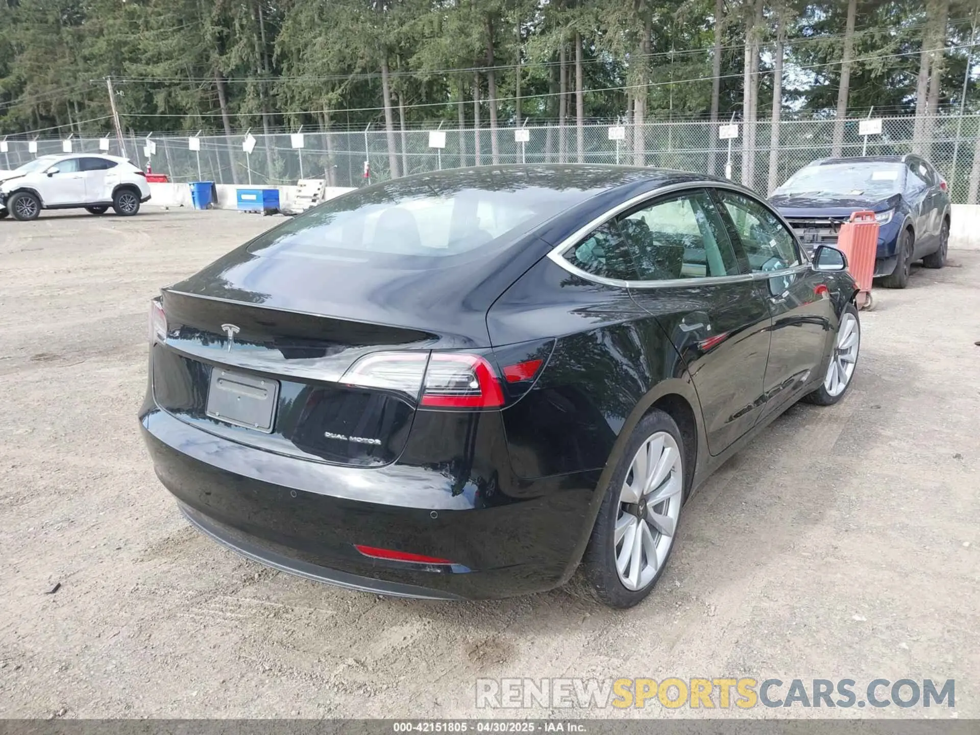 4 Photograph of a damaged car 5YJ3E1EB7KF191872 TESLA MODEL 3 2019