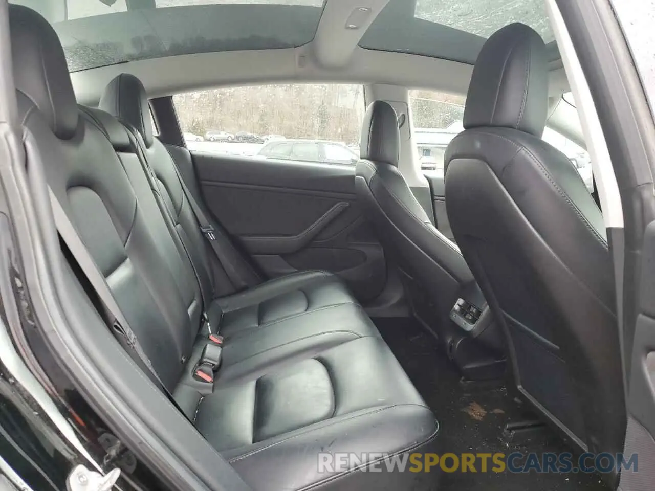 10 Photograph of a damaged car 5YJ3E1EB7KF199051 TESLA MODEL 3 2019