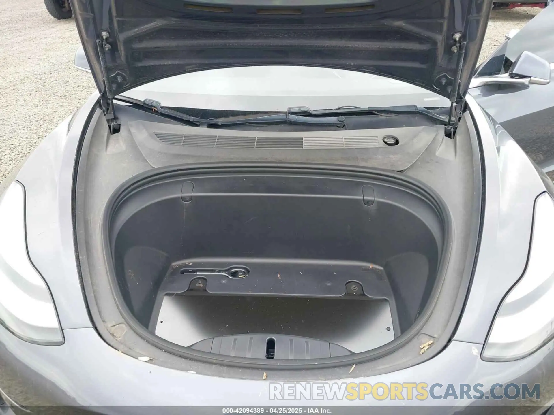 10 Photograph of a damaged car 5YJ3E1EB7KF205883 TESLA MODEL 3 2019