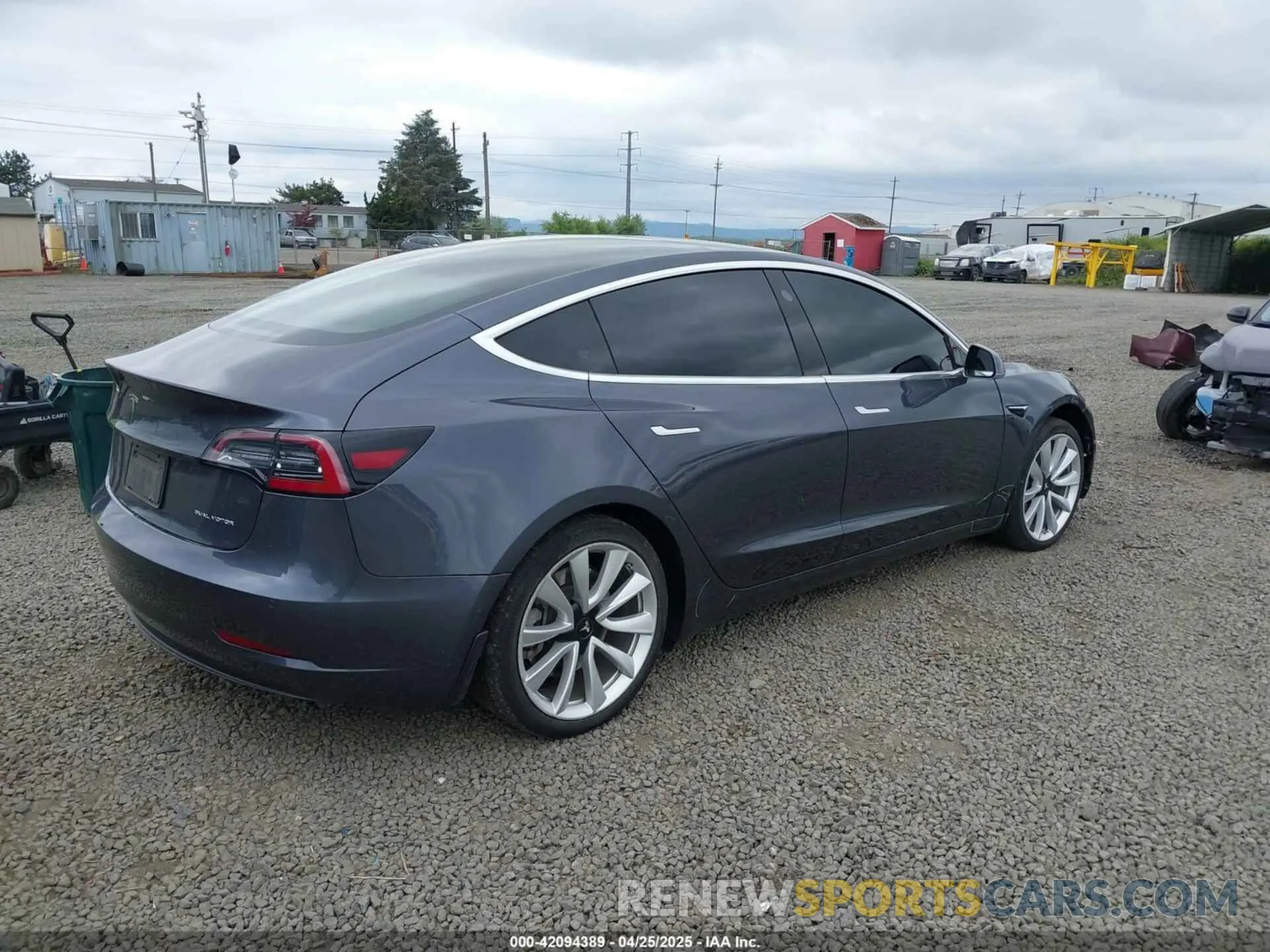 4 Photograph of a damaged car 5YJ3E1EB7KF205883 TESLA MODEL 3 2019