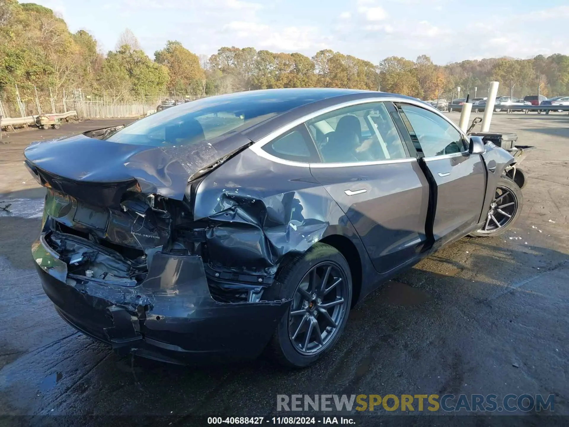 4 Photograph of a damaged car 5YJ3E1EB7KF210002 TESLA MODEL 3 2019