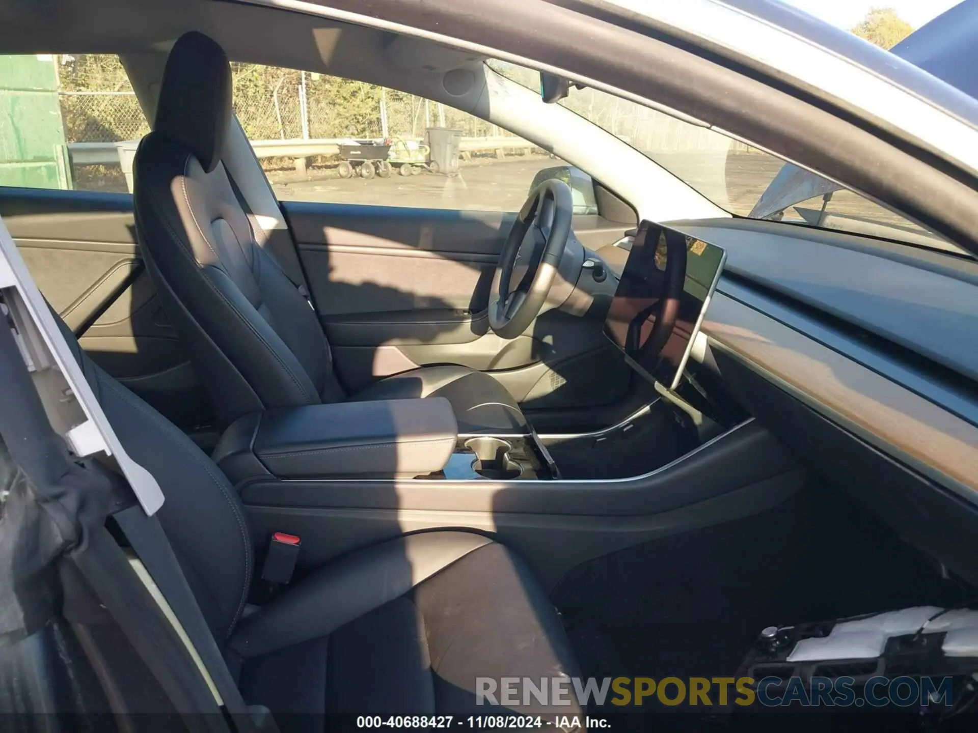 5 Photograph of a damaged car 5YJ3E1EB7KF210002 TESLA MODEL 3 2019