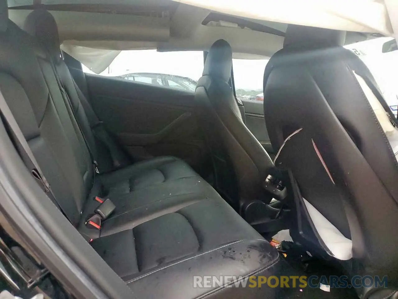 10 Photograph of a damaged car 5YJ3E1EB7KF388928 TESLA MODEL 3 2019