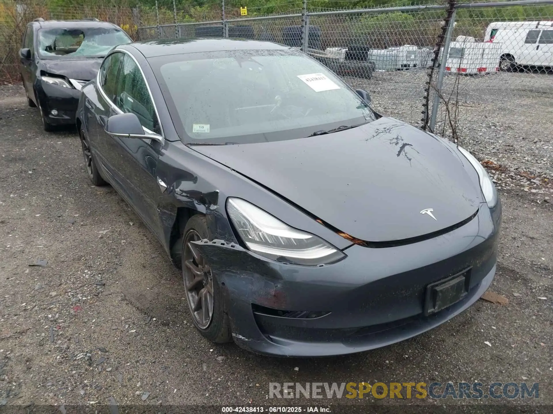 1 Photograph of a damaged car 5YJ3E1EB7KF413312 TESLA MODEL 3 2019
