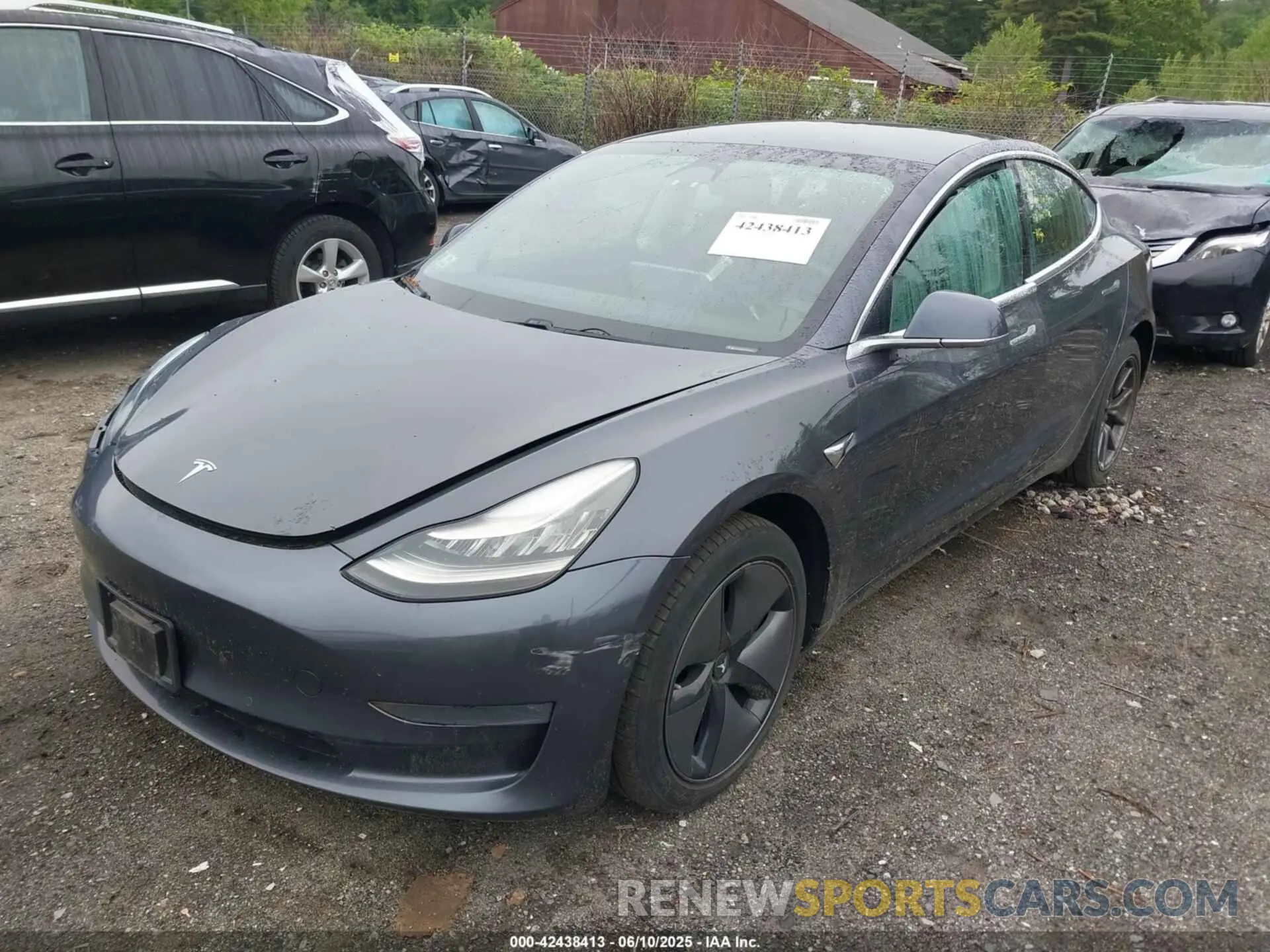 2 Photograph of a damaged car 5YJ3E1EB7KF413312 TESLA MODEL 3 2019
