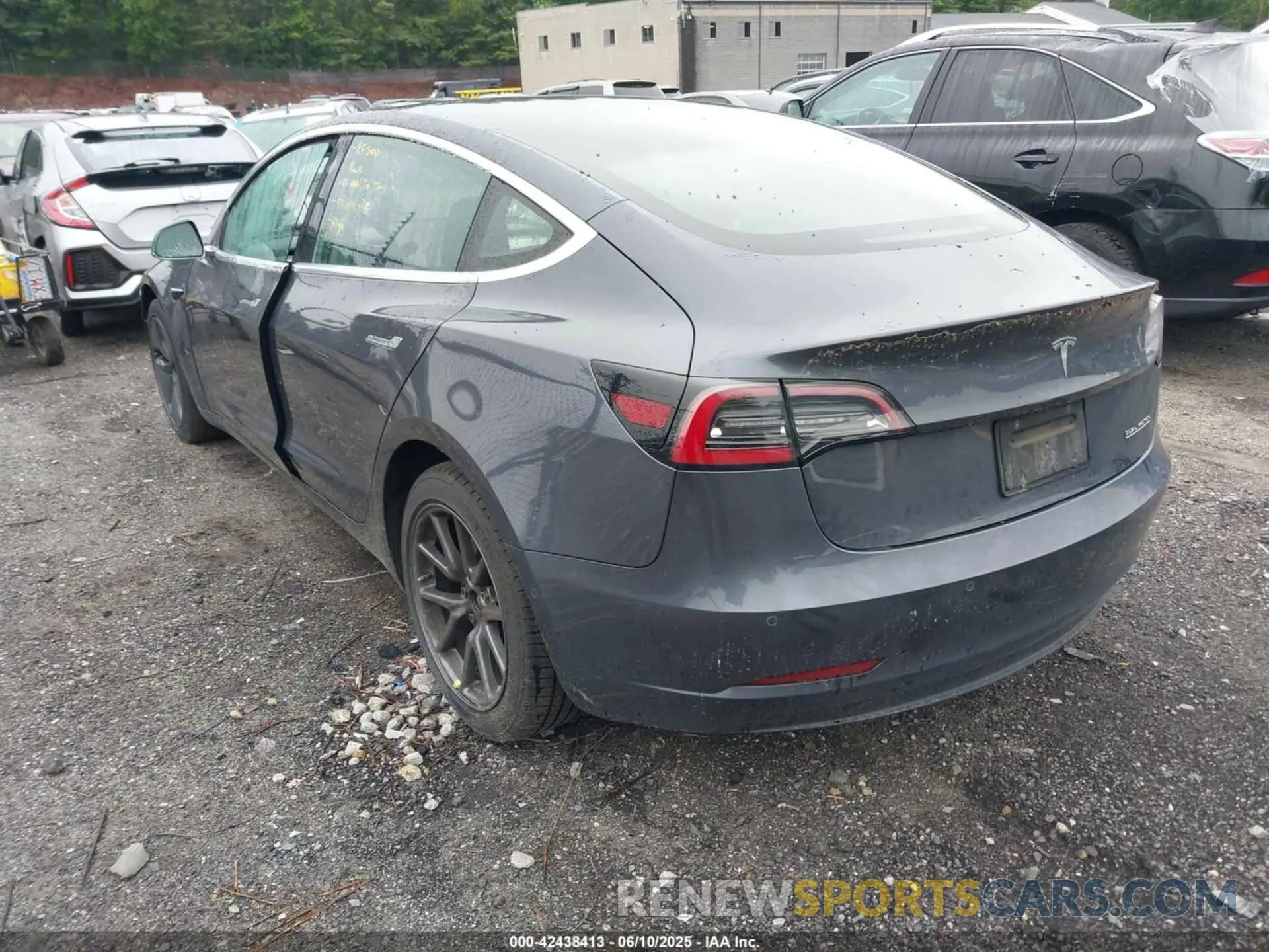 3 Photograph of a damaged car 5YJ3E1EB7KF413312 TESLA MODEL 3 2019