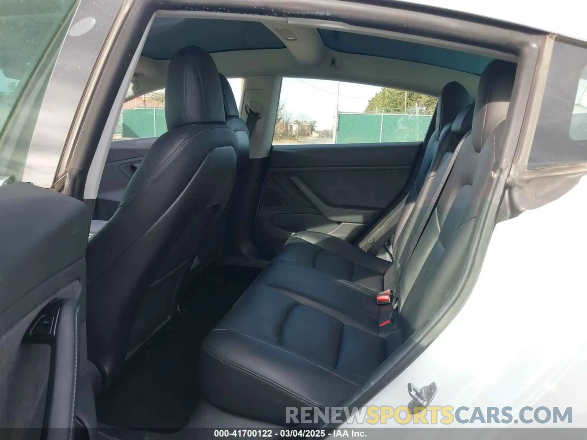 8 Photograph of a damaged car 5YJ3E1EB7KF442390 TESLA MODEL 3 2019