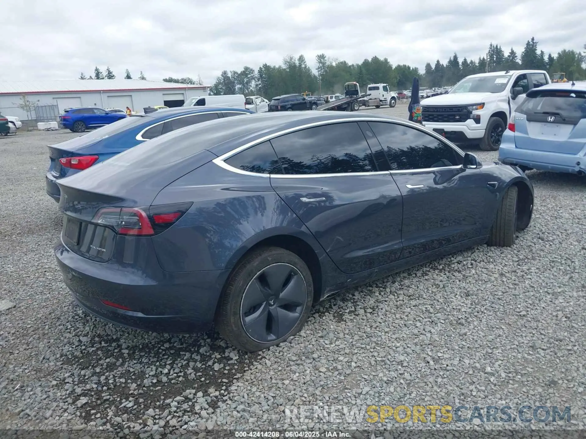 4 Photograph of a damaged car 5YJ3E1EB7KF482310 TESLA MODEL 3 2019