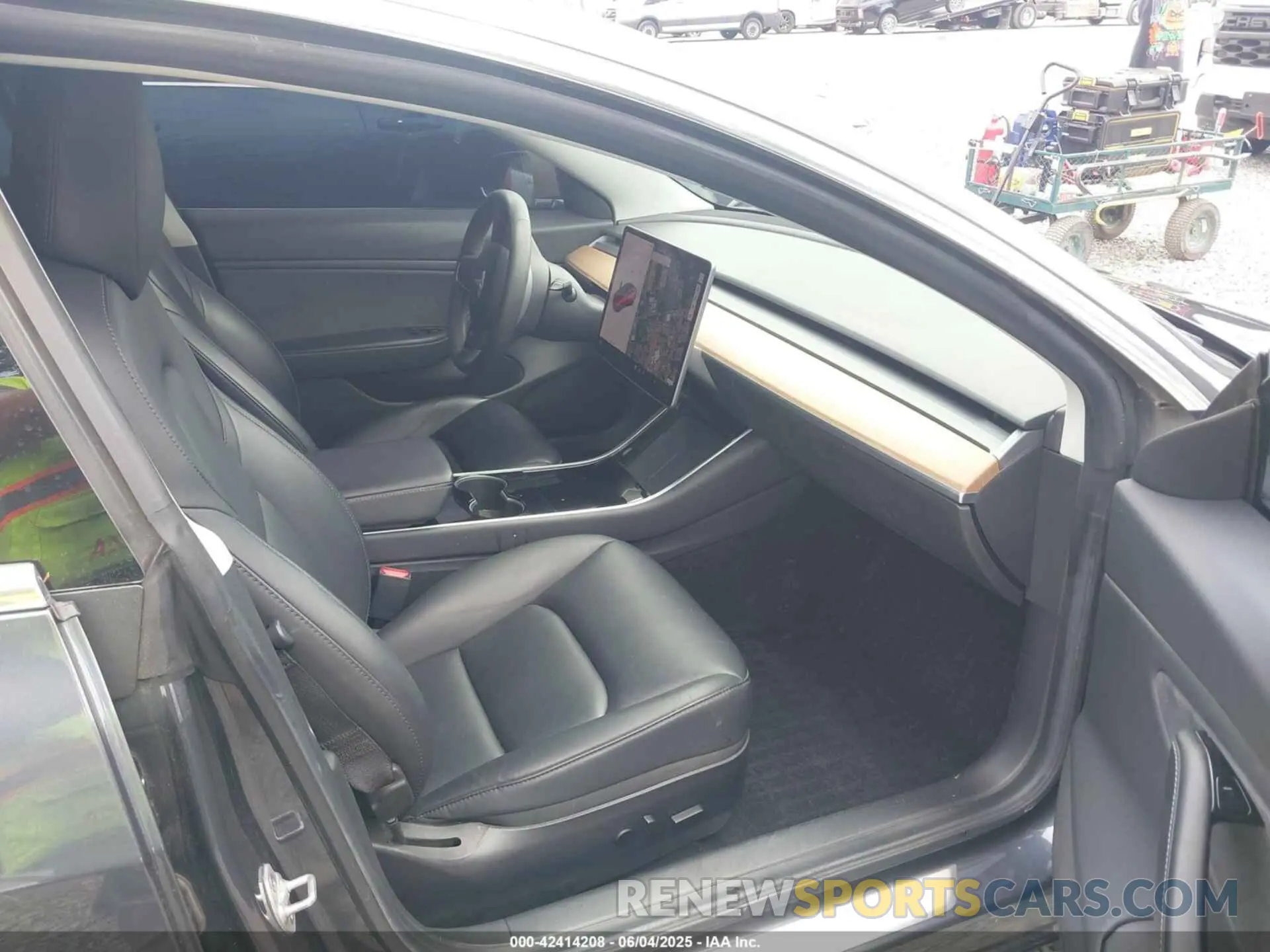 5 Photograph of a damaged car 5YJ3E1EB7KF482310 TESLA MODEL 3 2019