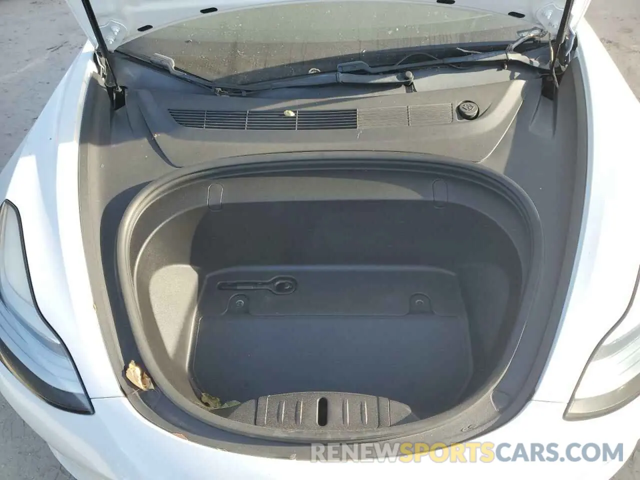 11 Photograph of a damaged car 5YJ3E1EB7KF510574 TESLA MODEL 3 2019