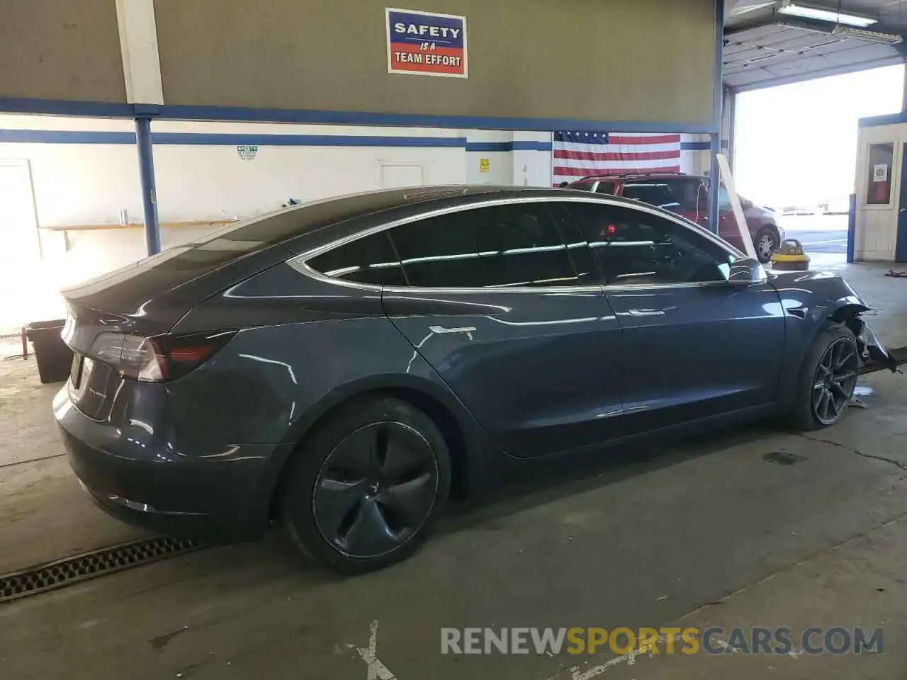 3 Photograph of a damaged car 5YJ3E1EB7KF526581 TESLA MODEL 3 2019