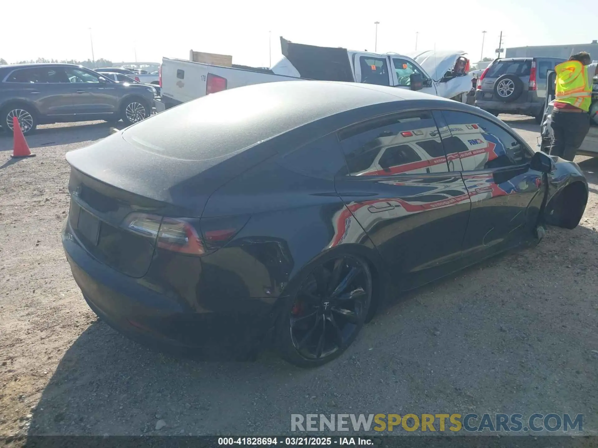 4 Photograph of a damaged car 5YJ3E1EB8KF208923 TESLA MODEL 3 2019