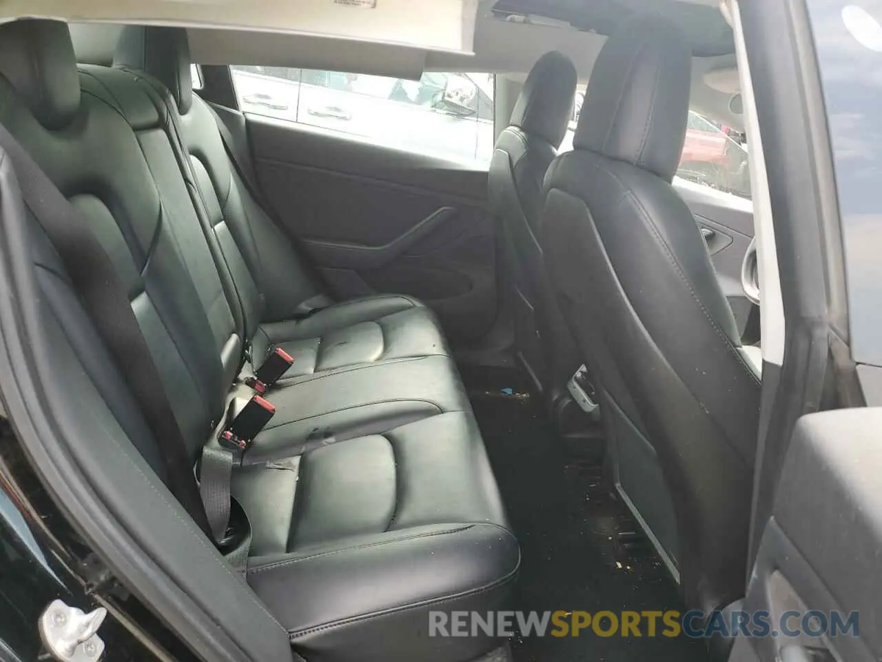 10 Photograph of a damaged car 5YJ3E1EB8KF208971 TESLA MODEL 3 2019