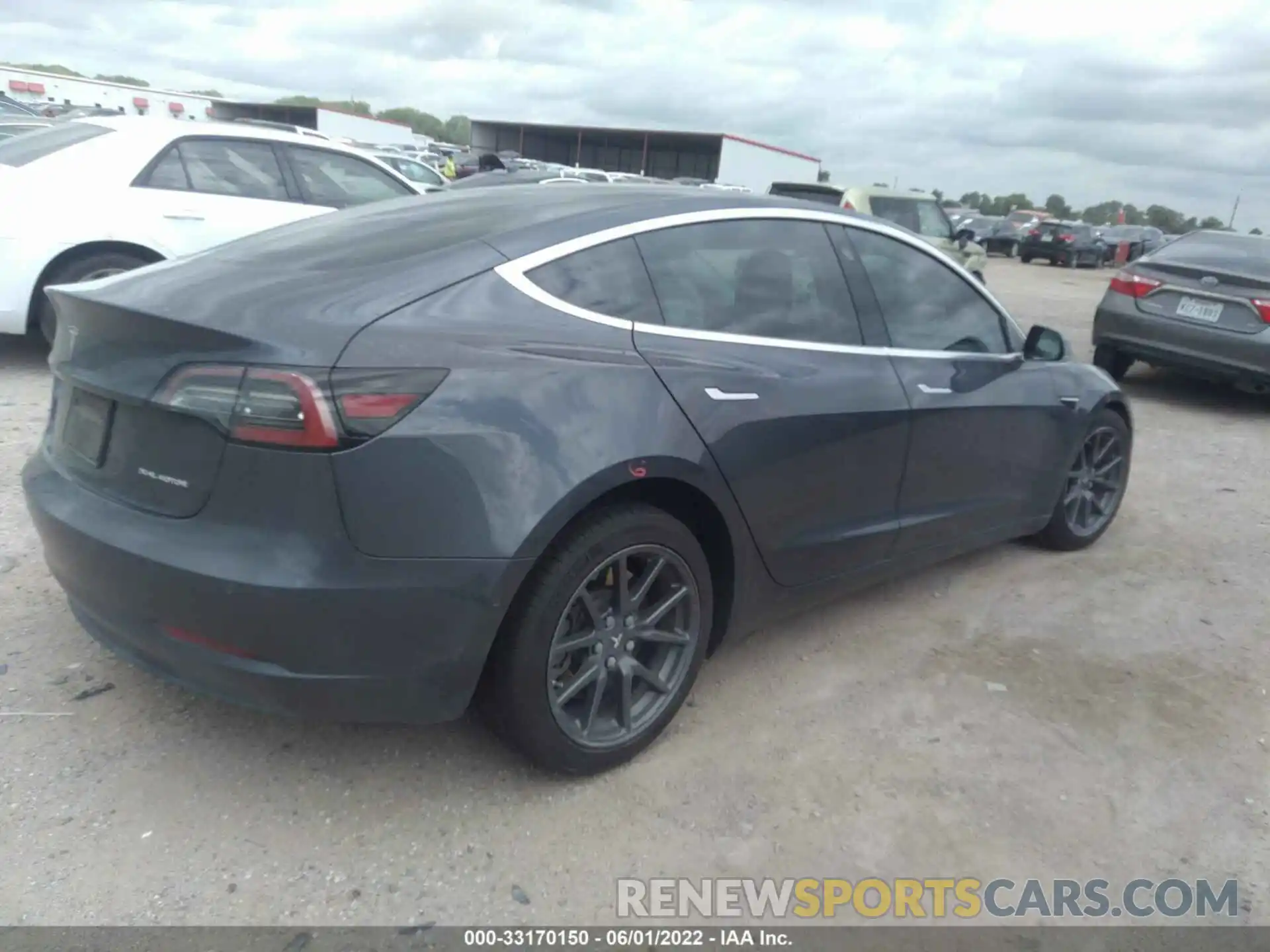 4 Photograph of a damaged car 5YJ3E1EB8KF418132 TESLA MODEL 3 2019