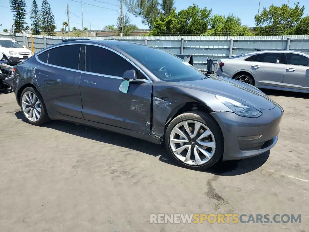 4 Photograph of a damaged car 5YJ3E1EB8KF453544 TESLA MODEL 3 2019