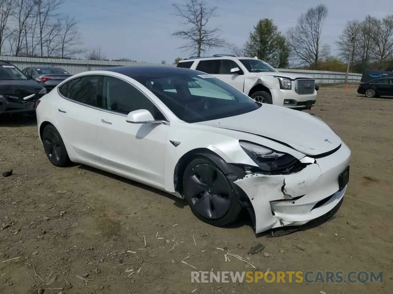 4 Photograph of a damaged car 5YJ3E1EB8KF493929 TESLA MODEL 3 2019