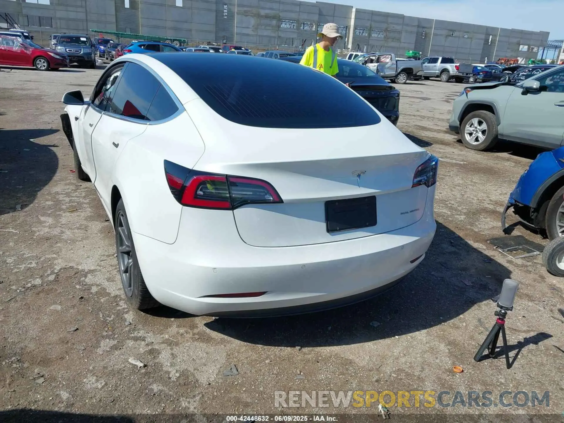 3 Photograph of a damaged car 5YJ3E1EB8KF510681 TESLA MODEL 3 2019